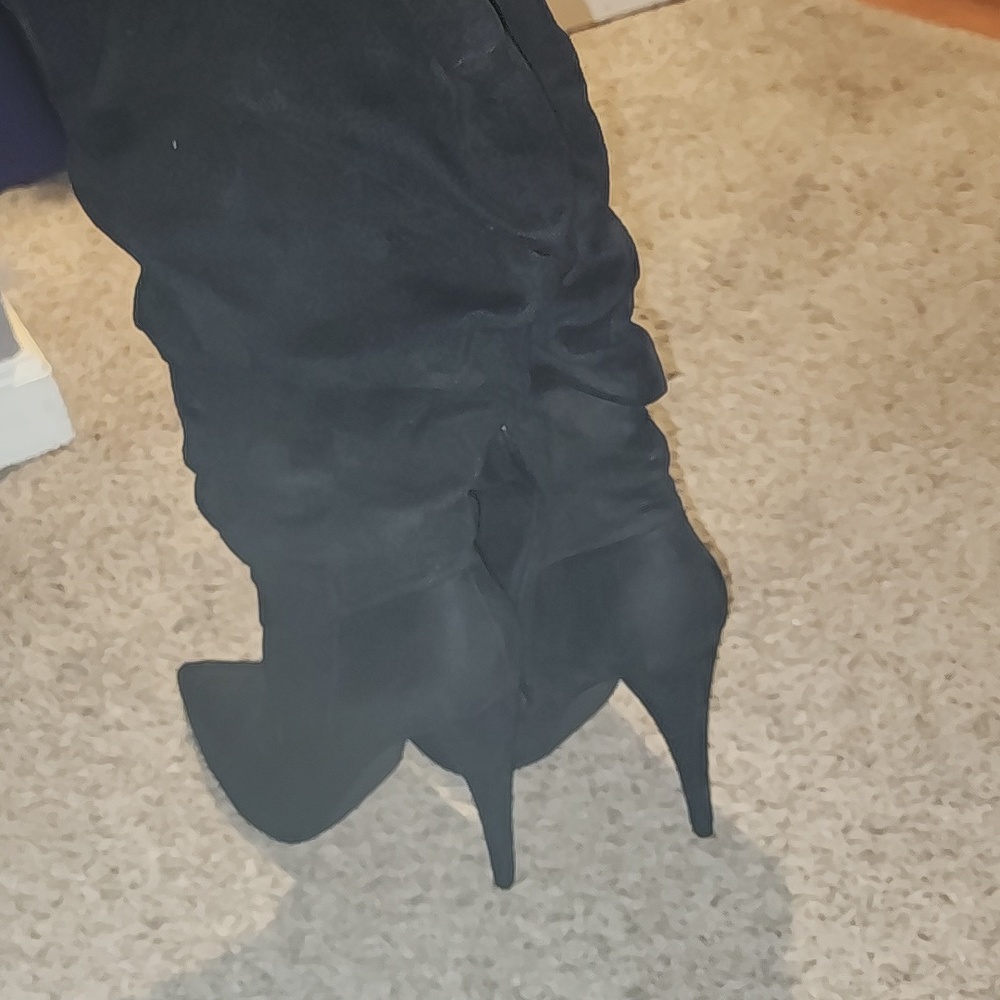 Knee high suede boots - Picture 8 of 9